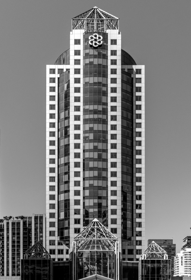 20150524-DSC_1401MetroHallEdB&W